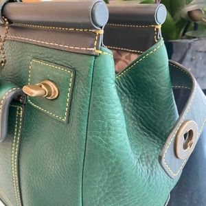 COACH green purse 10H x 14W strap 13 inches folded across